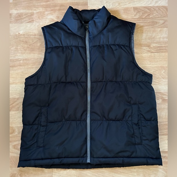 Old Navy Other - Men’s Old Navy Puffer Vest Large